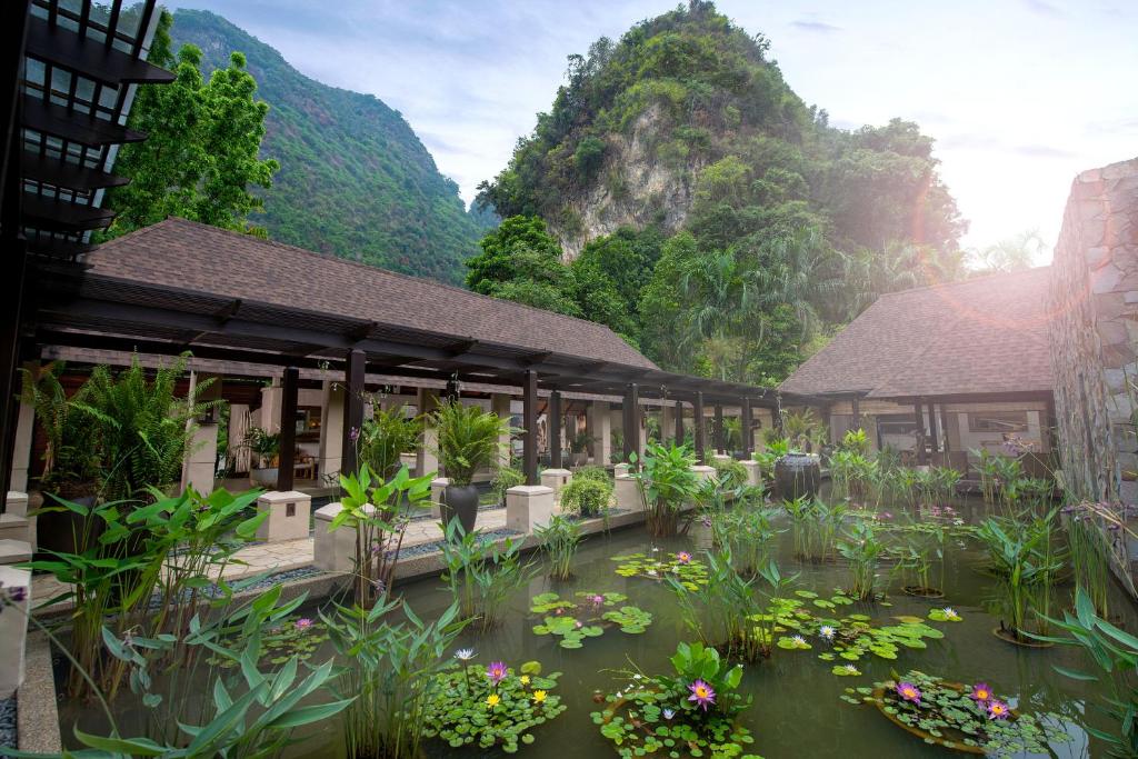 10 NIGHTS. 4 WORLDS. Kuala Lumpur → Cameron Highlands → Banjaran → Penang. price starting from £1,350PP