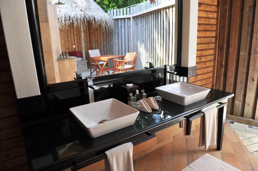 09 Nights Holiday at Komandoo Island Resort & Spa And JA Ocean View With Beach Villa