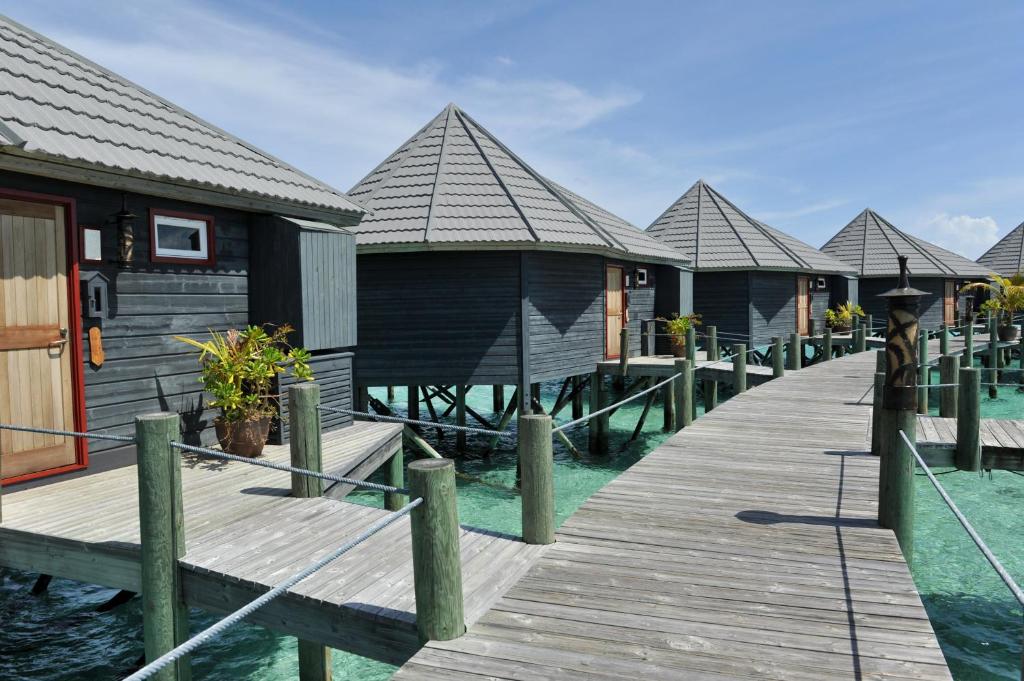 09 Nights Holiday at Komandoo Island Resort & Spa And JA Ocean View With Beach Villa