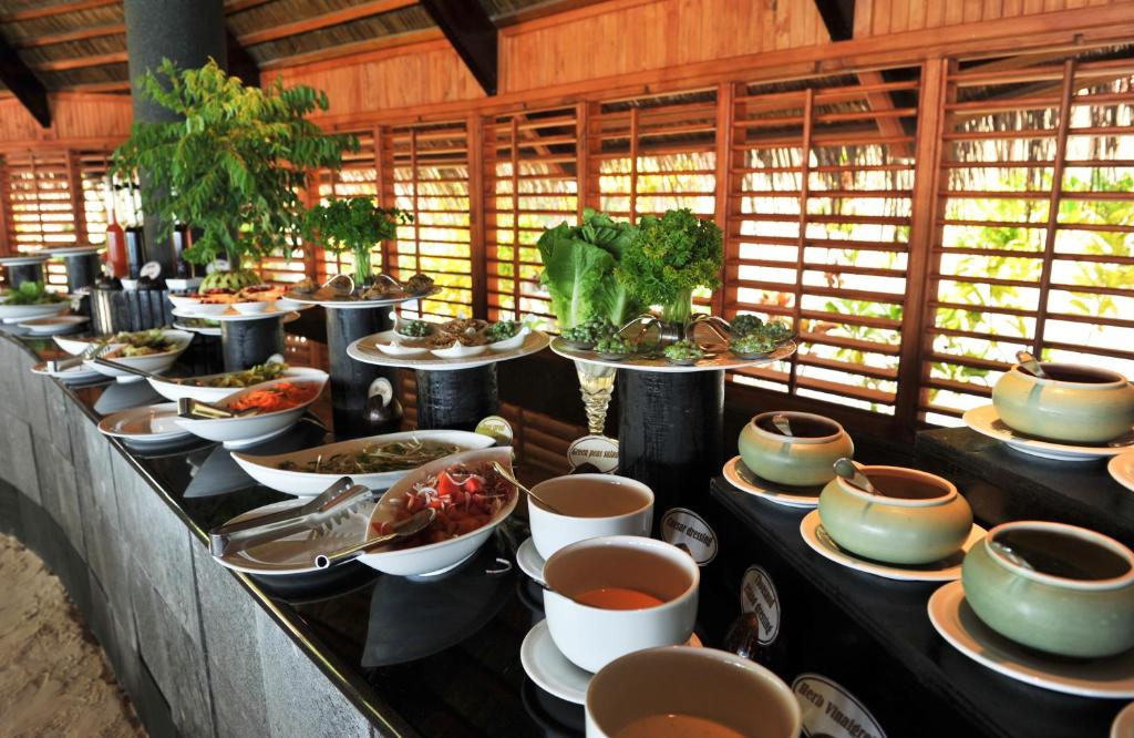 09 Nights Holiday at Komandoo Island Resort & Spa And JA Ocean View With Beach Villa