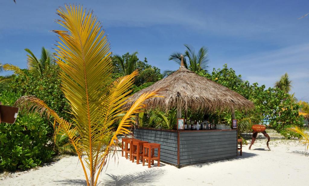 09 Nights Holiday at Komandoo Island Resort & Spa And JA Ocean View With Beach Villa