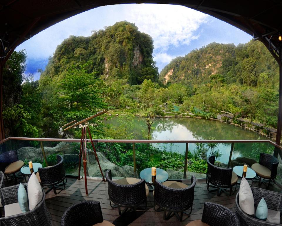 10 NIGHTS. 4 WORLDS. Kuala Lumpur → Cameron Highlands → Banjaran → Penang. price starting from £1,350PP