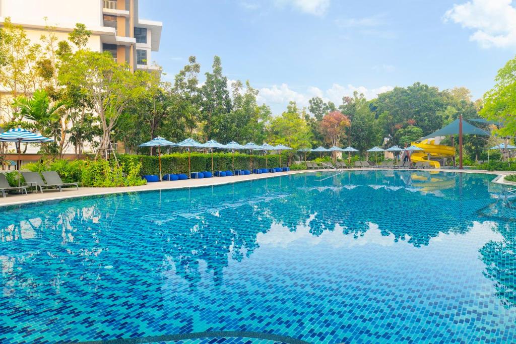 PHUKET KHAO LAK KOH YAO NOI KRABI 28 NIGHTS FROM £1,849PP £49PP DEPOSIT 4 TOP-RATED RESORTS • FLIGHTS • TRANSFERS • BAGGAGE INCLUDED