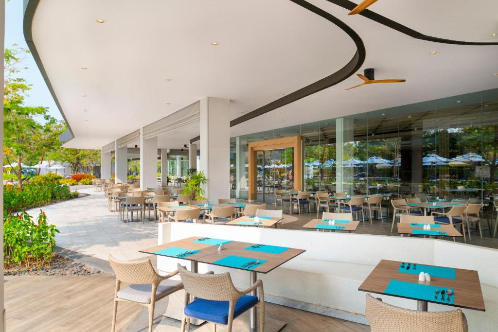 PHUKET KHAO LAK KOH YAO NOI KRABI 28 NIGHTS FROM £1,849PP £49PP DEPOSIT 4 TOP-RATED RESORTS • FLIGHTS • TRANSFERS • BAGGAGE INCLUDED