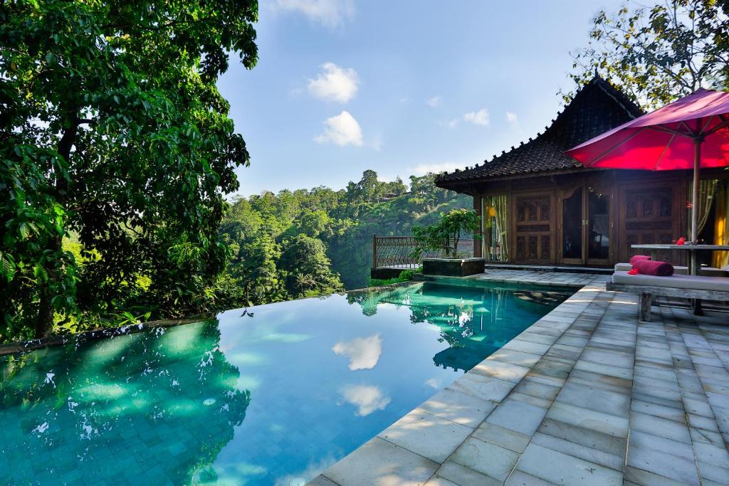 Enjoy the best of each Destination-Kuala Lumpur, Singapore, Bali & Ubud in a 12 Night Journey with flights and transfers