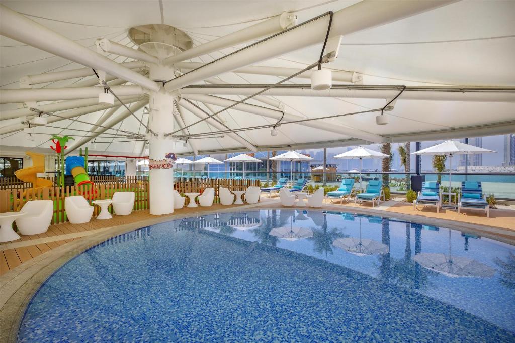 THREE INCREDIBLE EXPERIENCES. ONE UNFORGETTABLE HOLIDAY. PALM JUMEIRAH + CAPE TOWN + BIG 5 SAFARI 10 NIGHTS FROM JUST £2,399PP!