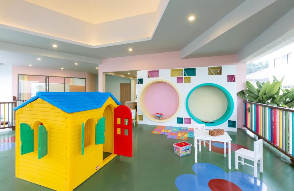 09 Nights Luxurious Stay in Khao Lak and Heart-Warming Elephant Encounters in Elephant Hills with flight & transfers