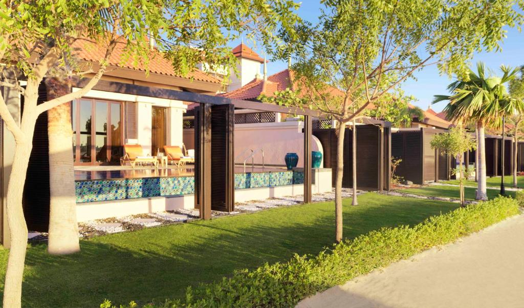 3 Nights in Anantara The Palm – A Family Escape! price starting from £2,299/per family