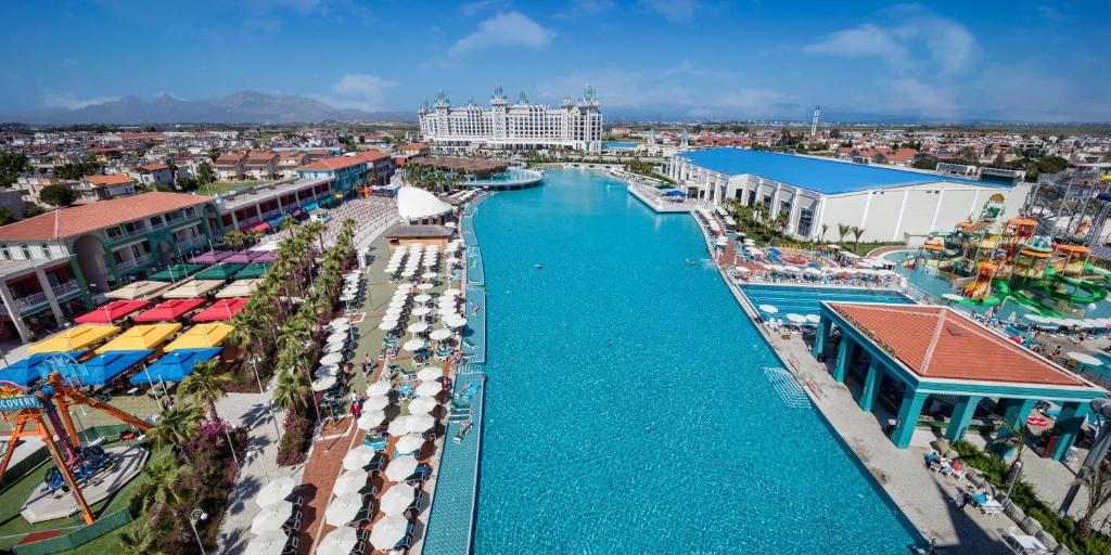 5★ LUXURY FAMILY WATER PARK HOLIDAY FROM JUST £2,899 PER FAMILY!