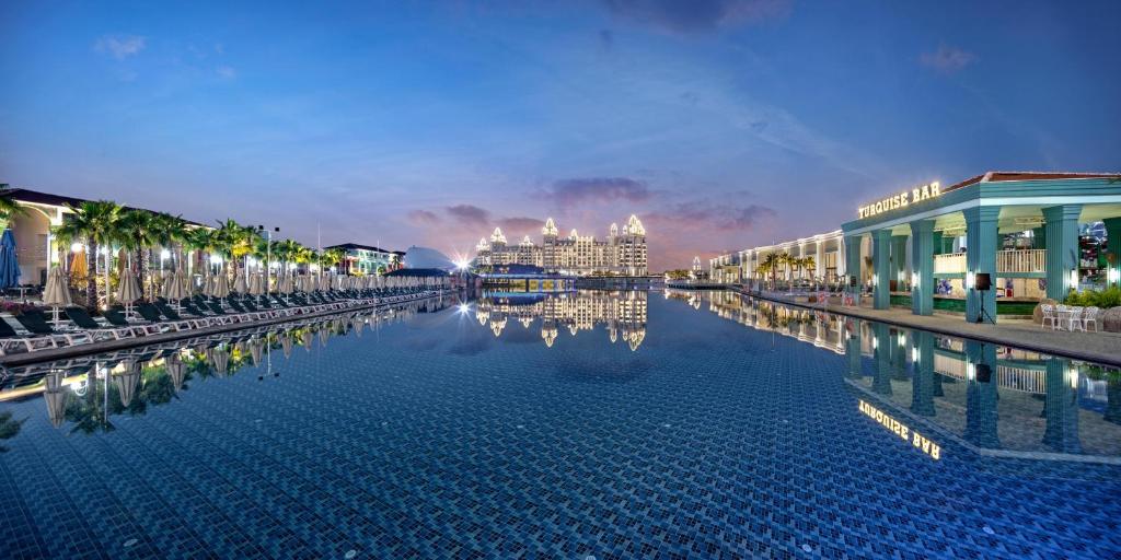 5★ LUXURY FAMILY WATER PARK HOLIDAY FROM JUST £2,899 PER FAMILY!