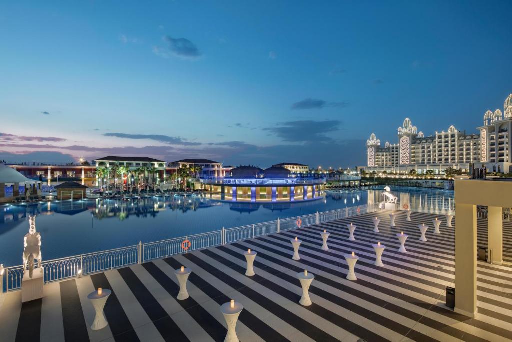 5★ LUXURY FAMILY WATER PARK HOLIDAY FROM JUST £2,899 PER FAMILY!