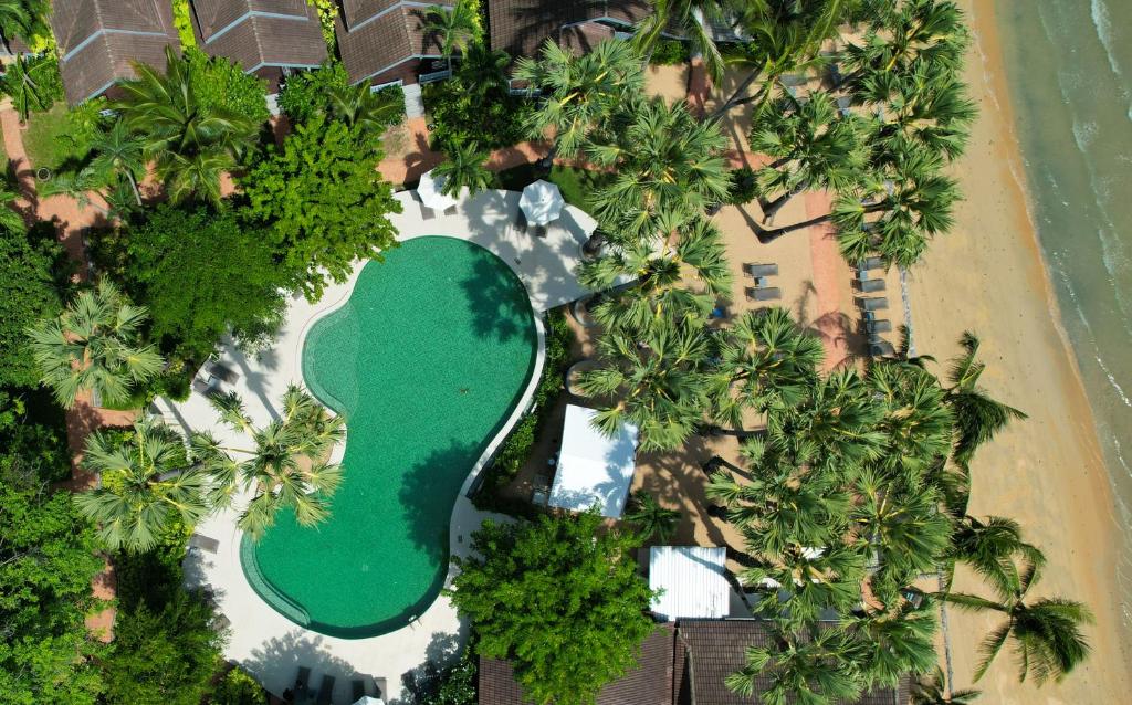 PHUKET KHAO LAK KOH YAO NOI KRABI 28 NIGHTS FROM £1,849PP £49PP DEPOSIT 4 TOP-RATED RESORTS • FLIGHTS • TRANSFERS • BAGGAGE INCLUDED