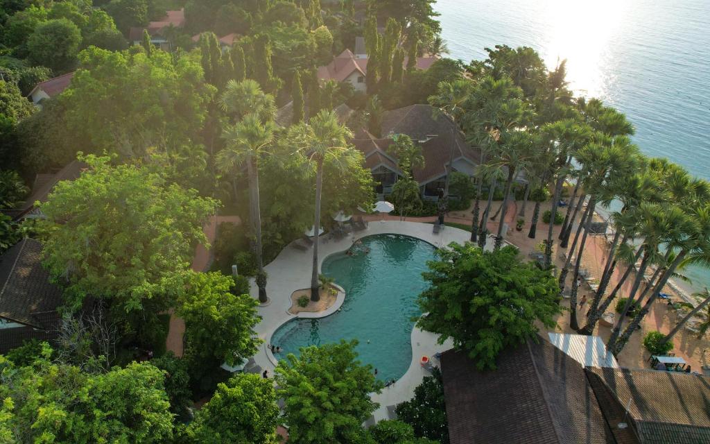 PHUKET KHAO LAK KOH YAO NOI KRABI 28 NIGHTS FROM £1,849PP £49PP DEPOSIT 4 TOP-RATED RESORTS • FLIGHTS • TRANSFERS • BAGGAGE INCLUDED