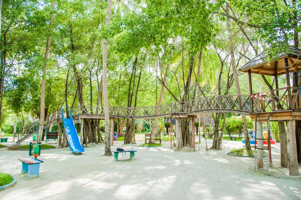 10 Nights of Indulgence and Relaxation in Abu Dhabi and the Maldives