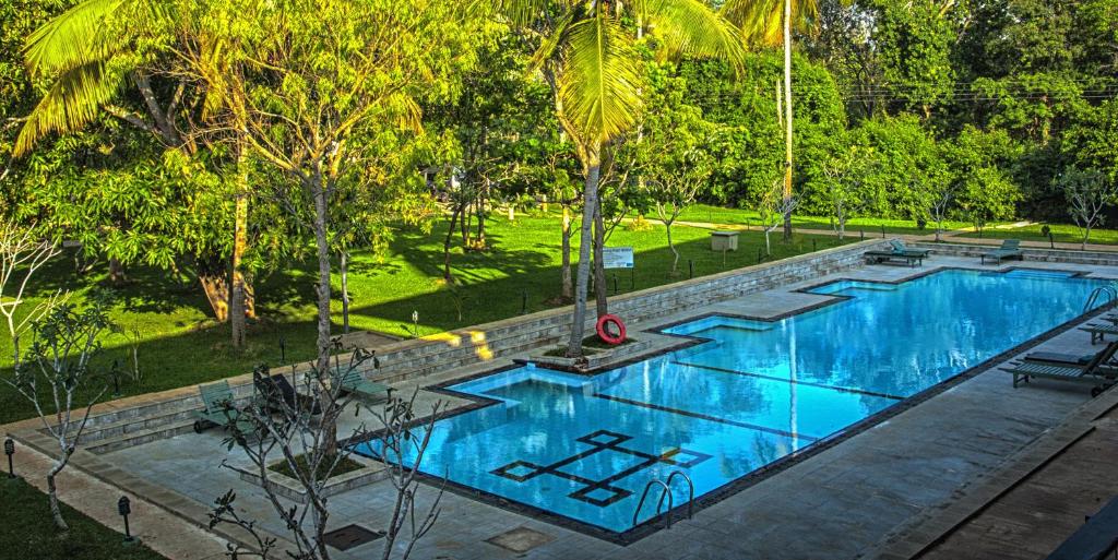 Embark on a 9 Night journey through the heart of Sri Lanka, Discovering Captivating Cities and Cultural Wonders. Priced at just £1799pp