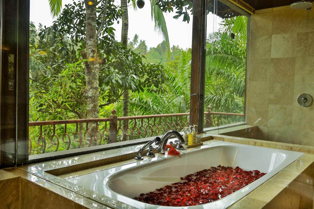 Enjoy the best of each Destination-Kuala Lumpur, Singapore, Bali & Ubud in a 12 Night Journey with flights and transfers