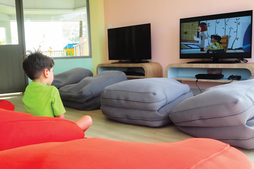 09 Nights Luxurious Stay in Khao Lak and Heart-Warming Elephant Encounters in Elephant Hills with flight & transfers