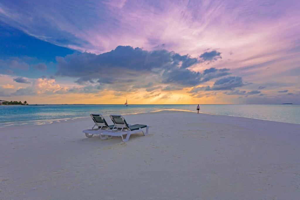 Luxury Dual Destination: 03 Nights in Hilton Dubai the Walk & 07 Nights Meeru Island Maldives with All Inclusive Plus