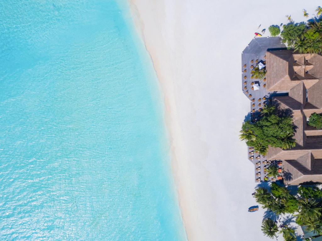 Luxury Dual Destination: 03 Nights in Hilton Dubai the Walk & 07 Nights Meeru Island Maldives with All Inclusive Plus
