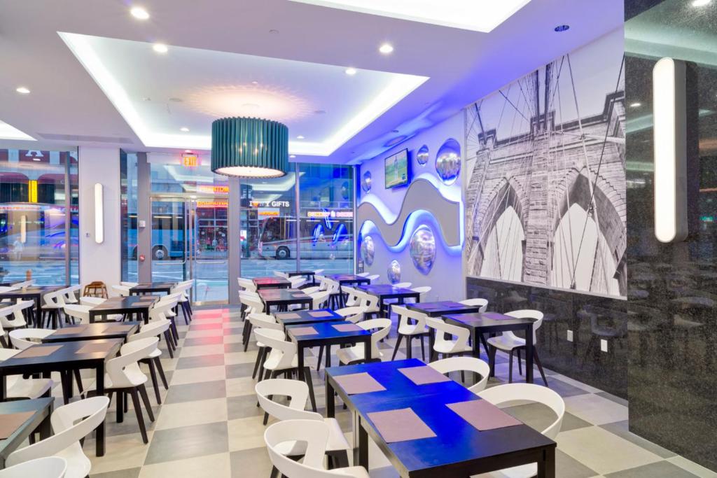 10 Nights Holiday at Iceland, Niagara Falls, and New york