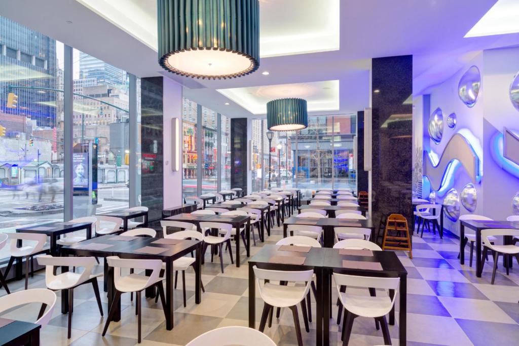 10 Nights Holiday at Iceland, Niagara Falls, and New york