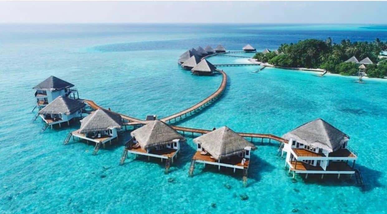 “Experience the Best of Both Worlds: 10 Nights in Abu Dhabi and the Maldives”